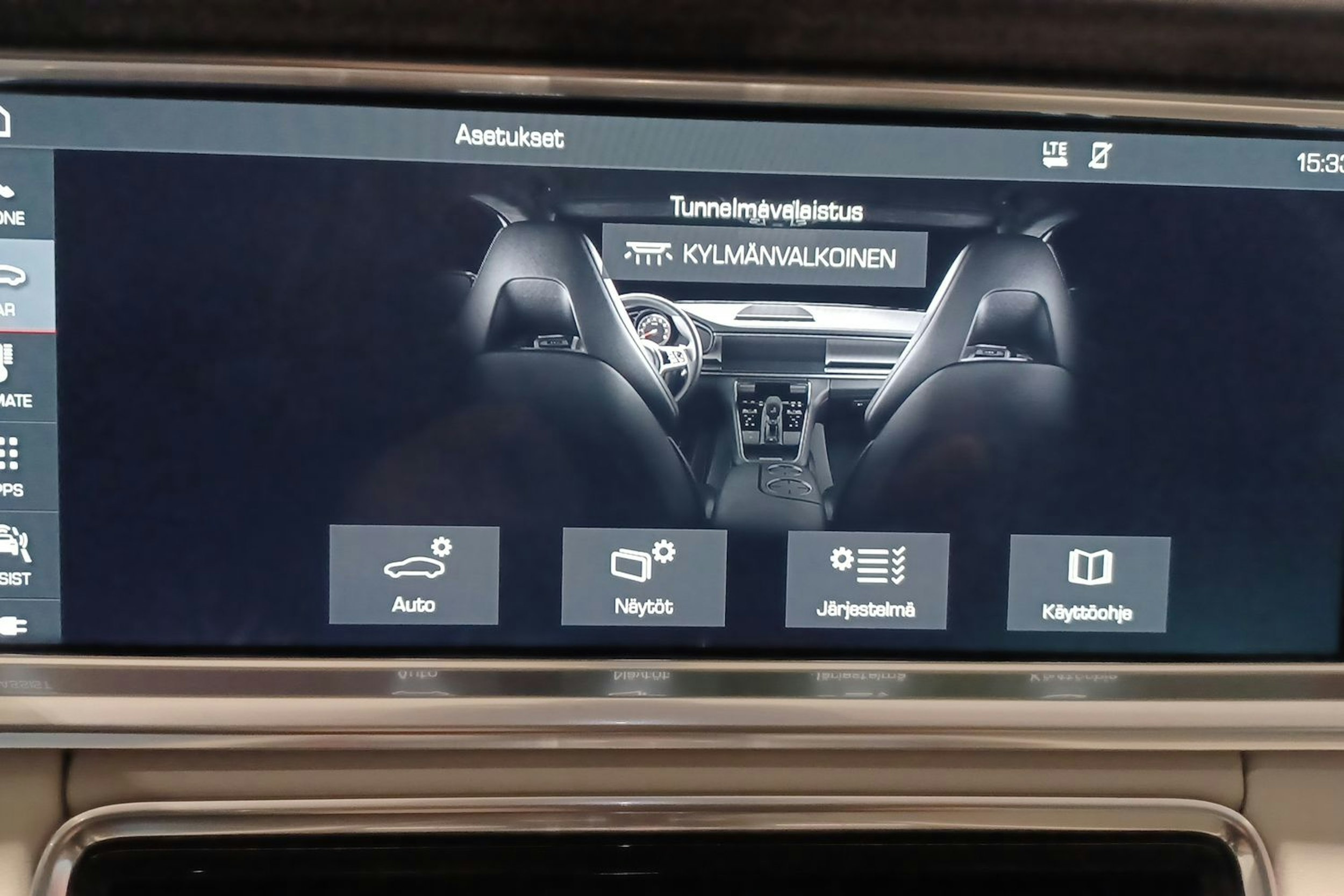Harmaa Porsche Panamera 2018 kuva 29.