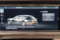 Harmaa Porsche Panamera 2018 kuva 30.