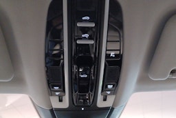 Harmaa Porsche Panamera 2018 kuva 38.