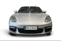 Harmaa Porsche Panamera 2018 kuva 4.