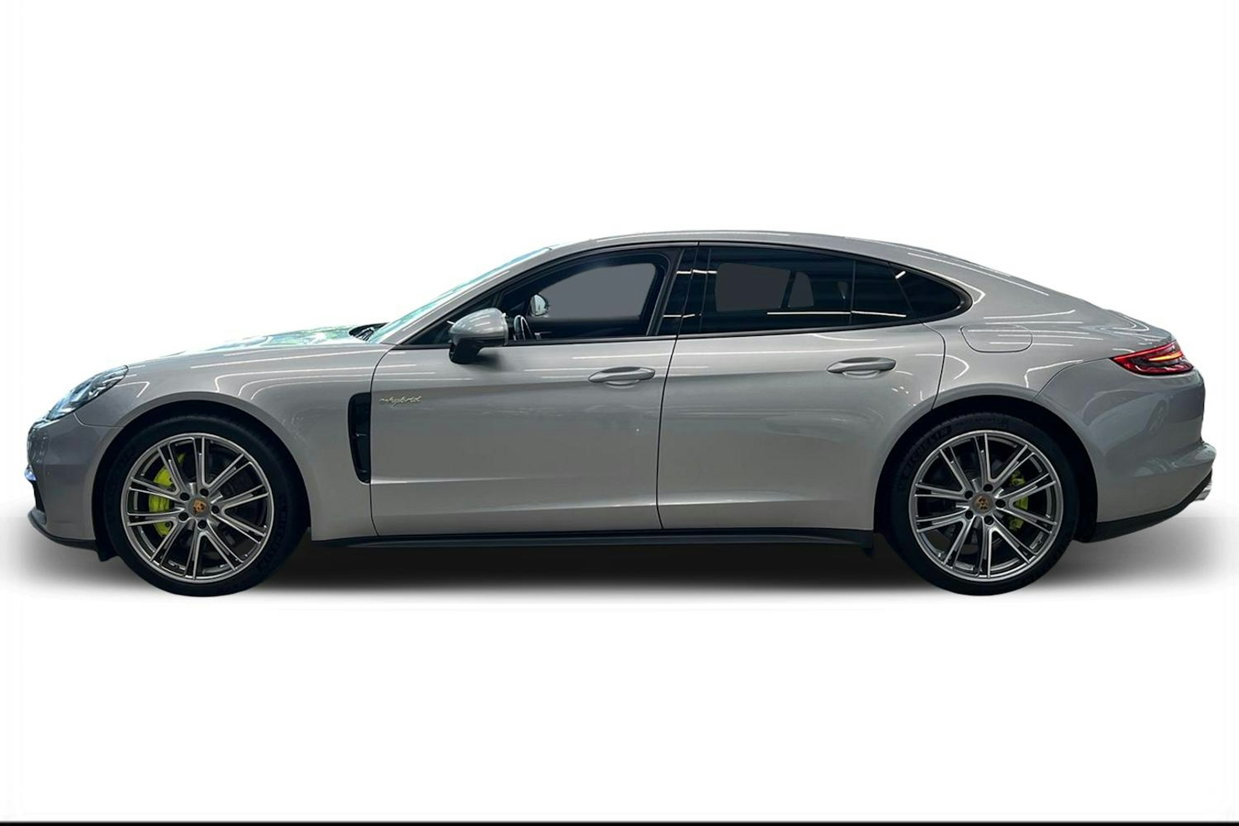 Harmaa Porsche Panamera 2018 kuva 5.