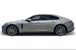Harmaa Porsche Panamera 2018 kuva 5.