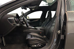 harmaa Porsche Panamera 2018 kuva 7.