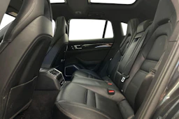 harmaa Porsche Panamera 2018 kuva 8.