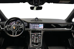 harmaa Porsche Panamera 2018 kuva 9.