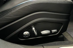 harmaa Porsche Panamera 2018 kuva 15.
