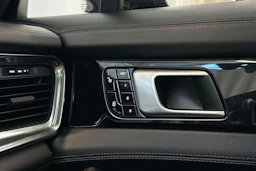 harmaa Porsche Panamera 2018 kuva 16.