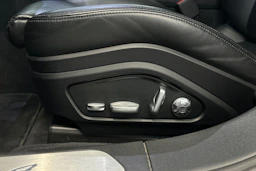 harmaa Porsche Panamera 2018 kuva 17.