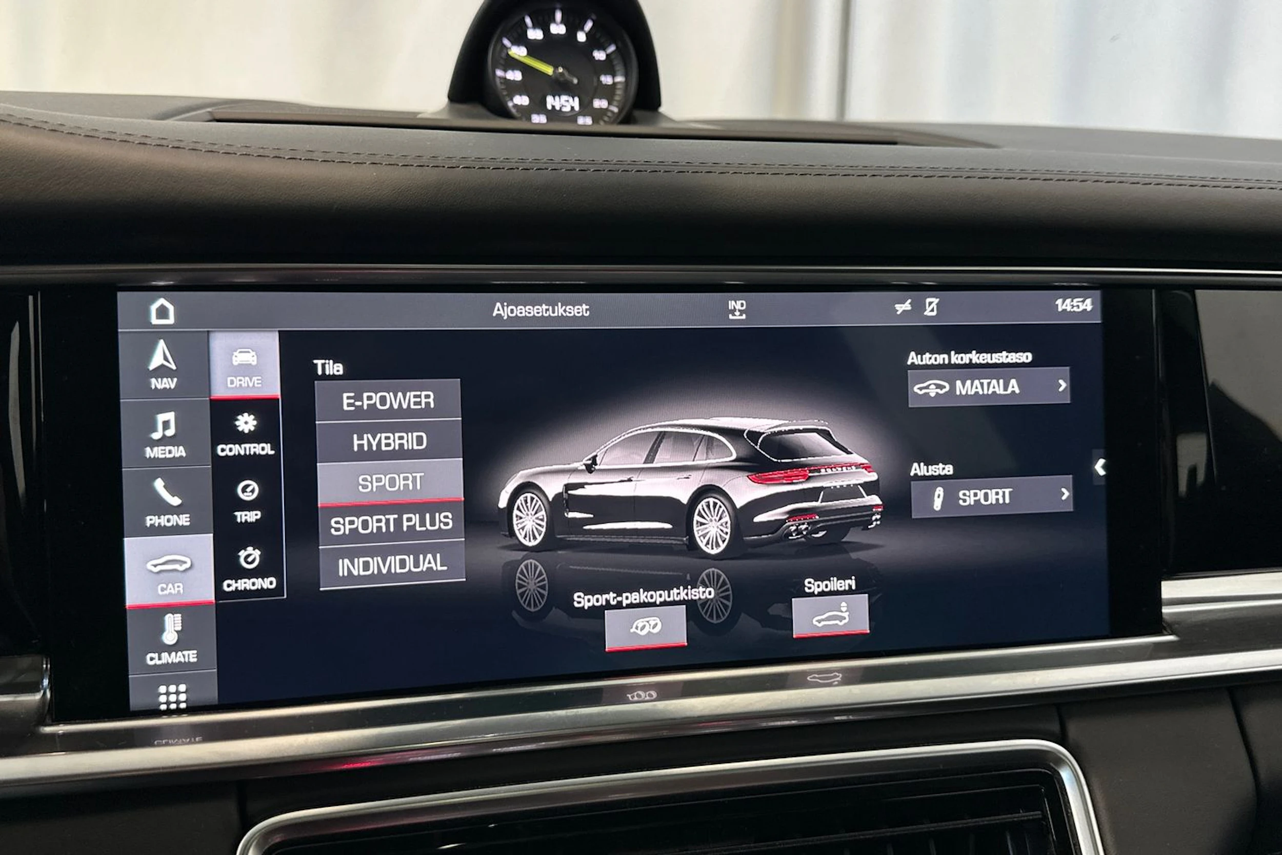harmaa Porsche Panamera 2018 kuva 27.
