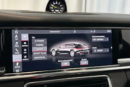 harmaa Porsche Panamera 2018 kuva 27.