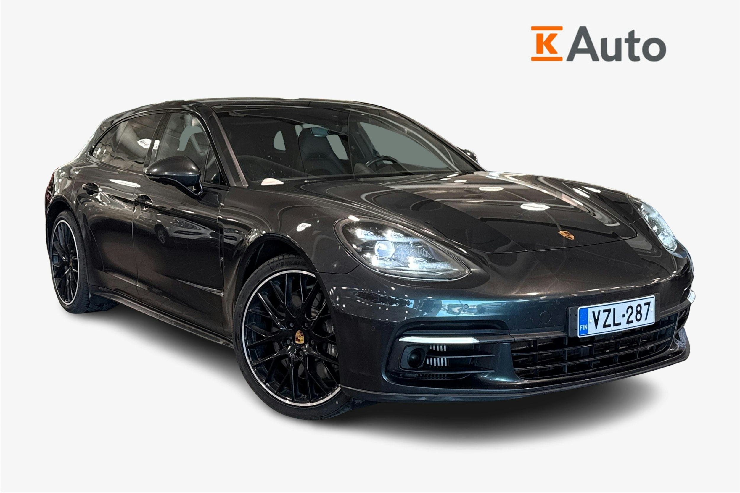 harmaa Porsche Panamera 2018 kuva 1.