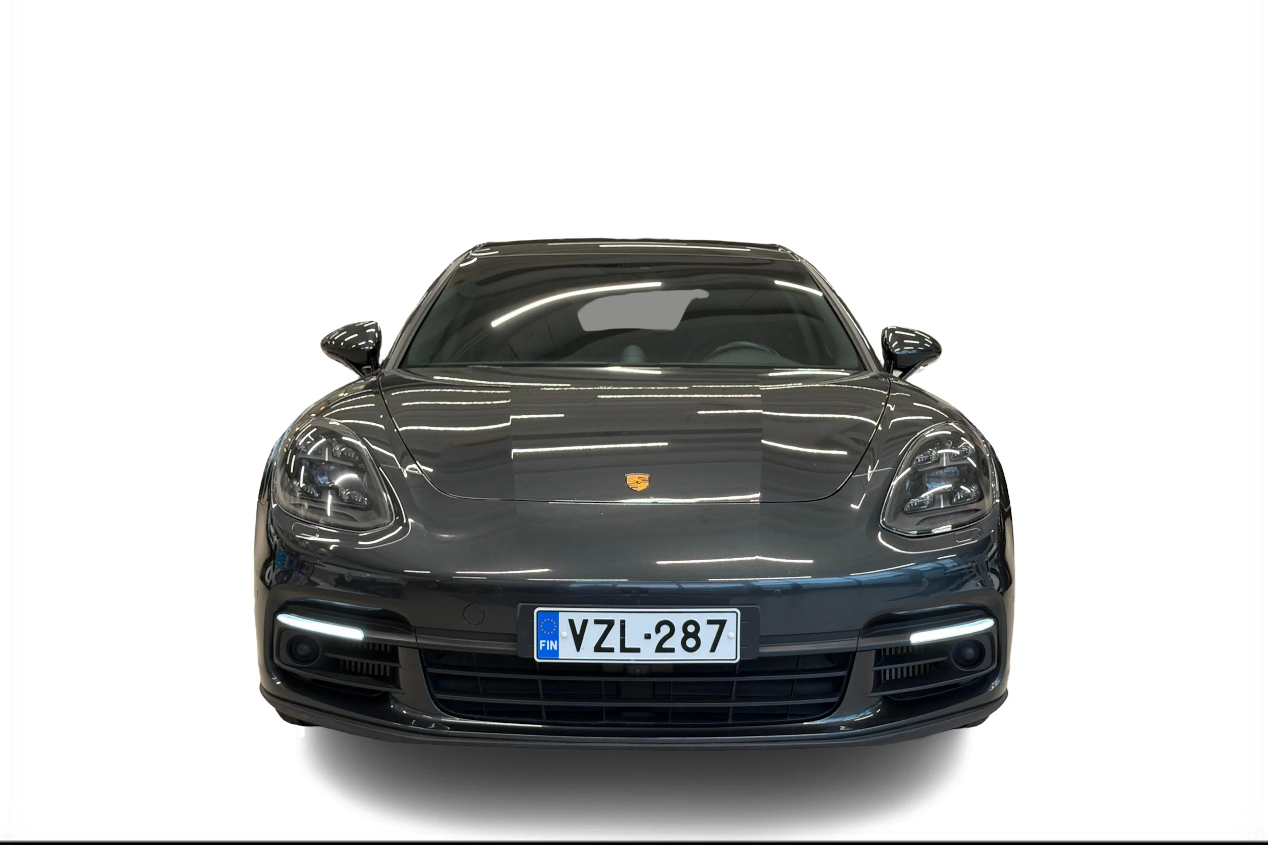 Harmaa Porsche Panamera 2018 kuva 4.
