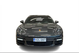 Harmaa Porsche Panamera 2018 kuva 4.