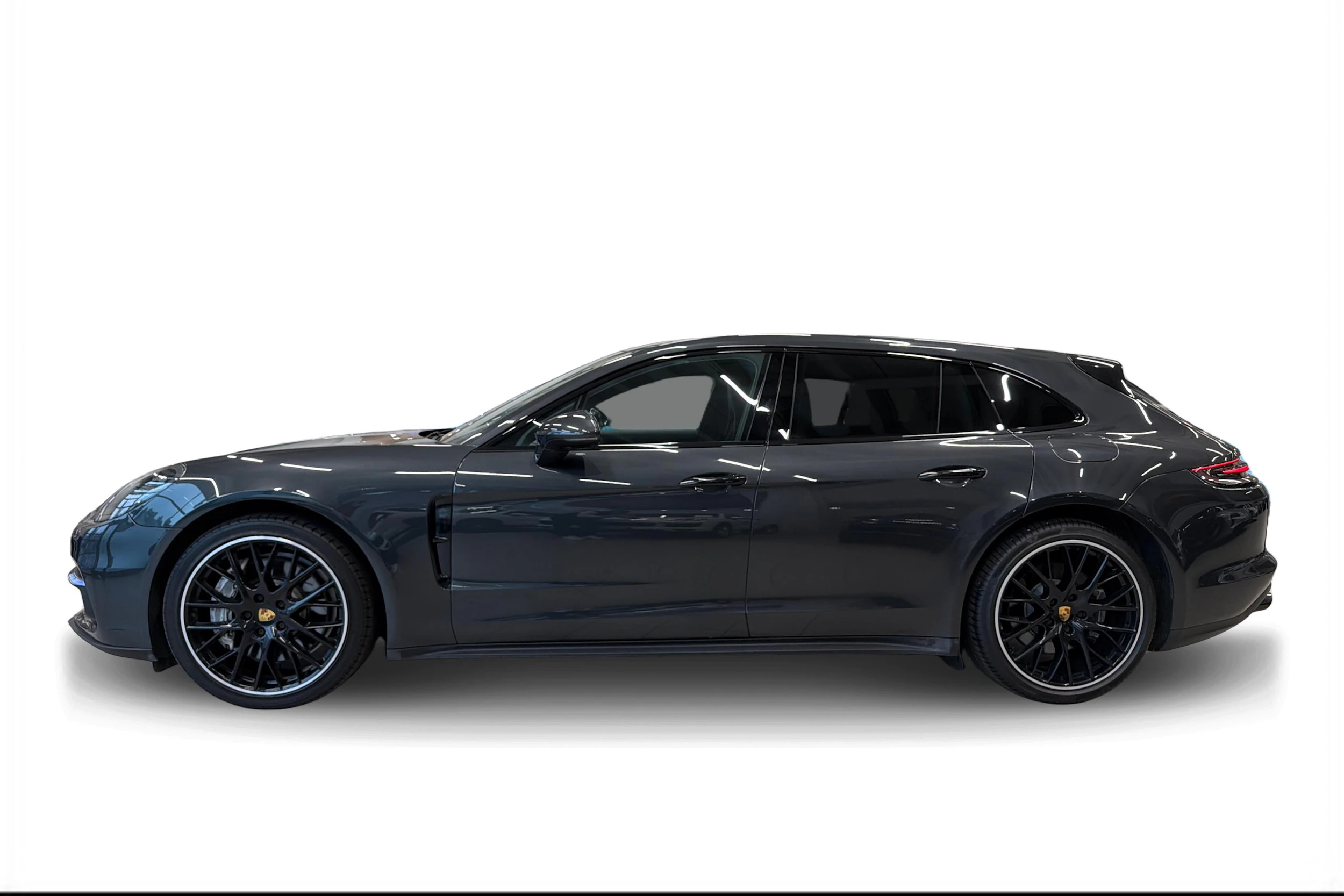 Harmaa Porsche Panamera 2018 kuva 5.