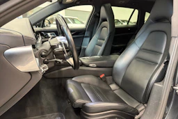 Harmaa Porsche Panamera 2018 kuva 8.