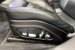 Harmaa Porsche Panamera 2018 kuva 15.