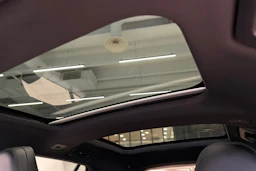 Harmaa Porsche Panamera 2018 kuva 24.