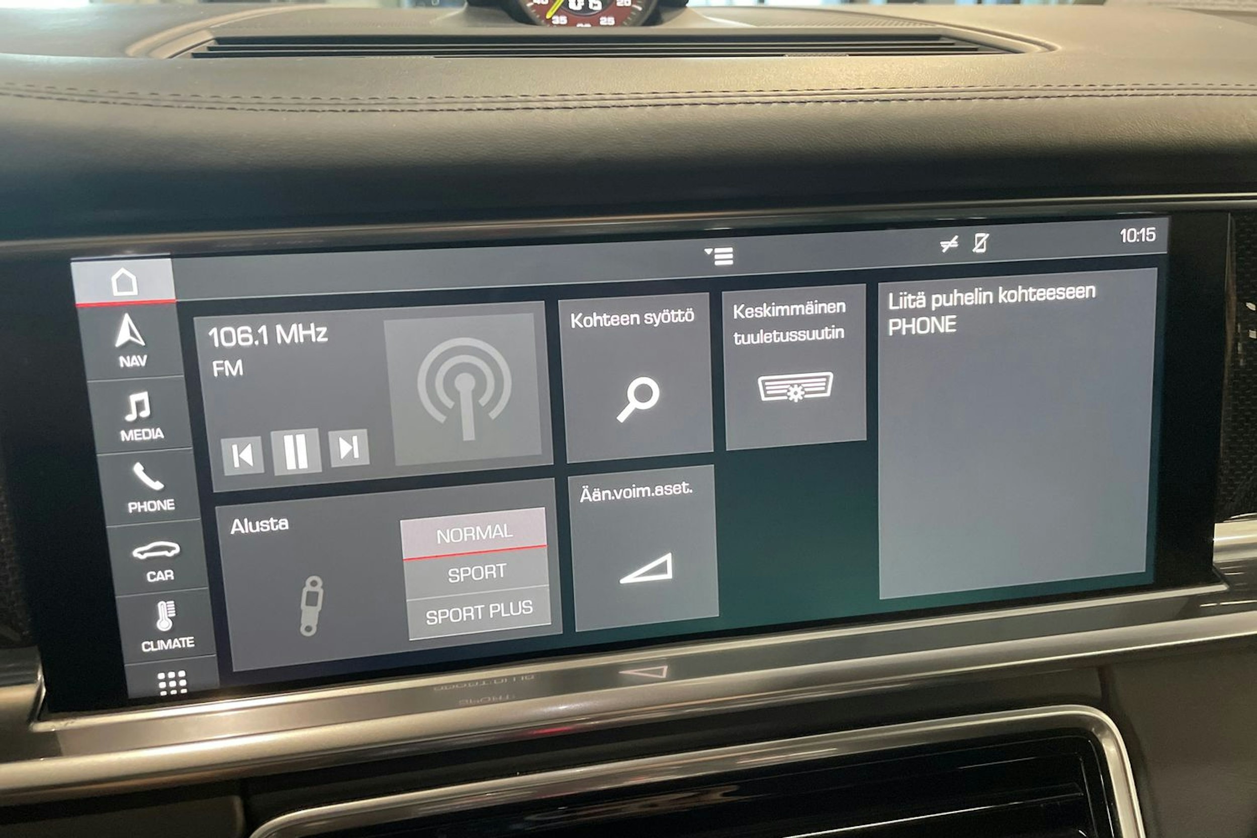 musta Porsche Panamera 2018 kuva 10.