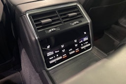 musta Porsche Panamera 2018 kuva 19.