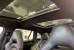 musta Porsche Panamera 2018 kuva 20.