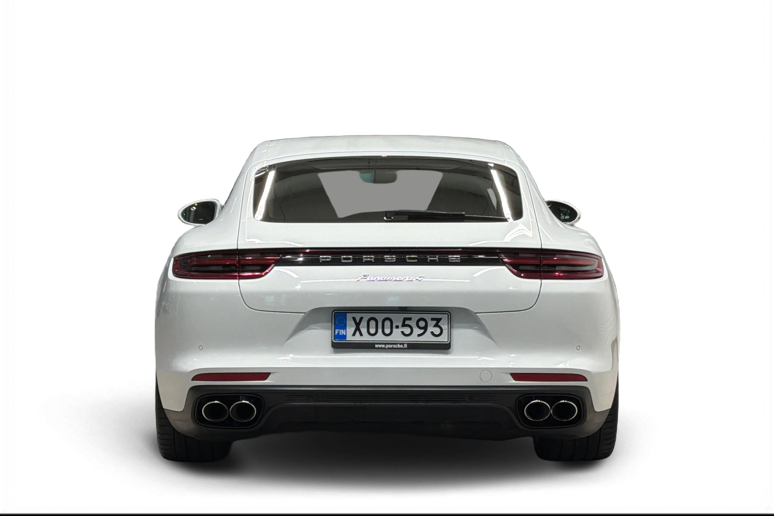Valkoinen Porsche Panamera 2018 kuva 3.
