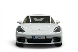 Valkoinen Porsche Panamera 2018 kuva 4.