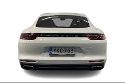 Valkoinen Porsche Panamera 2018 kuva 3.