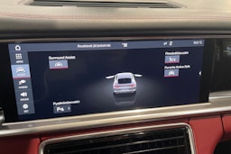 Valkoinen Porsche Panamera 2018 kuva 14.