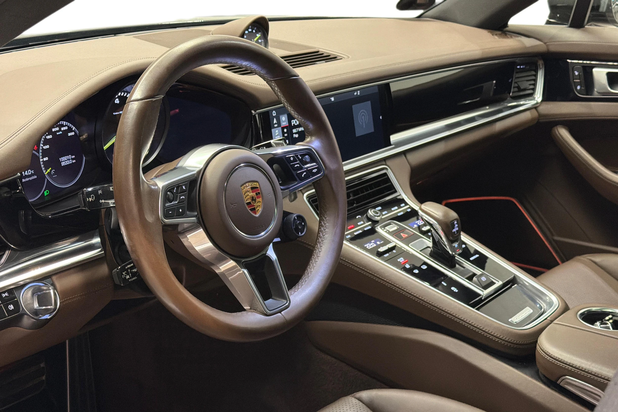 met. Harmaa Porsche Panamera 2018 kuva 6.