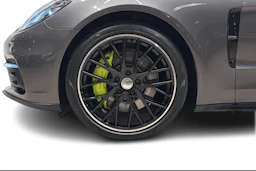 met. Harmaa Porsche Panamera 2018 kuva 7.
