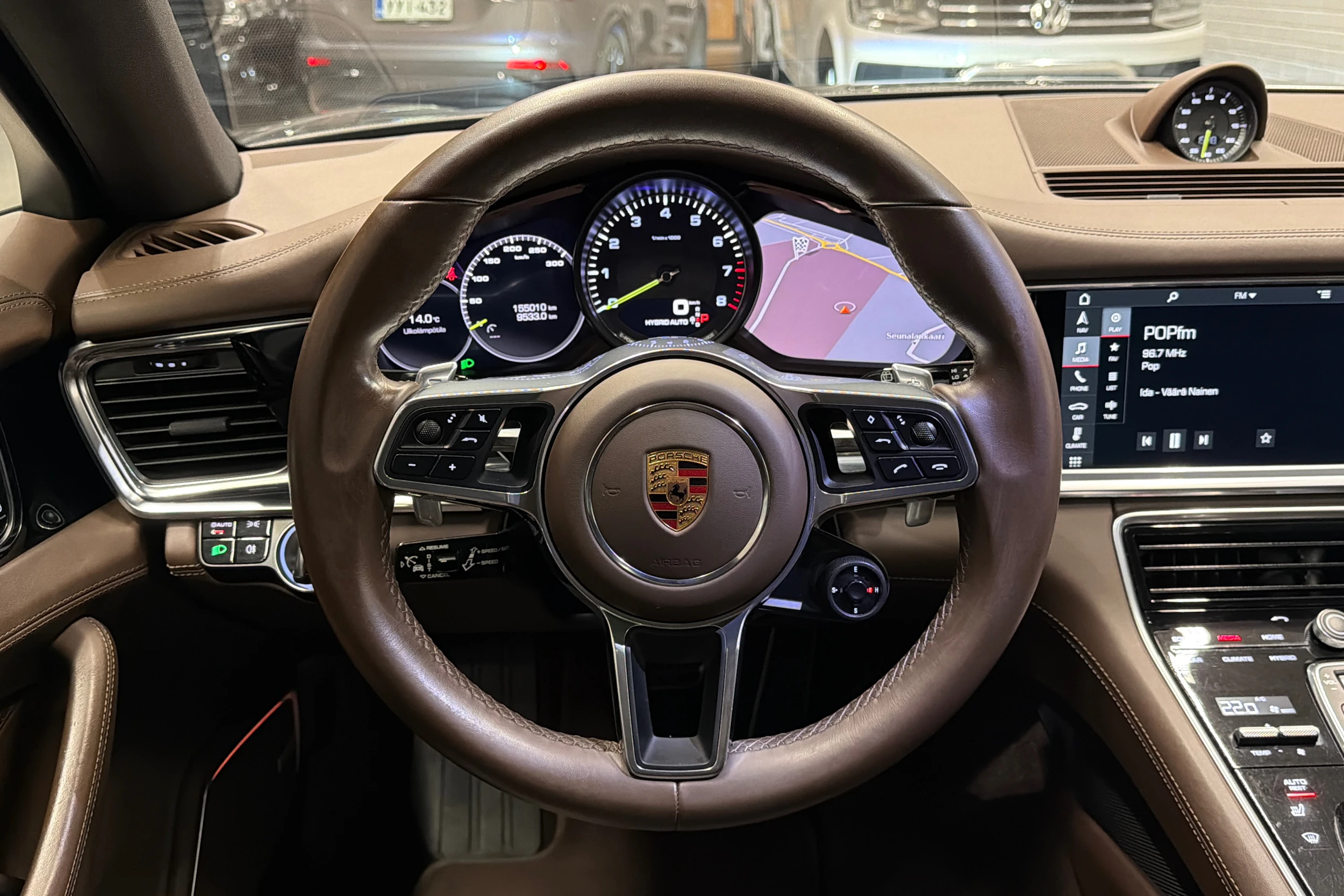 met. Harmaa Porsche Panamera 2018 kuva 12.