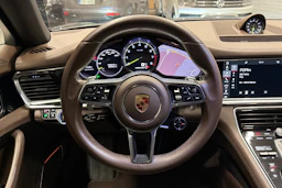 met. Harmaa Porsche Panamera 2018 kuva 12.