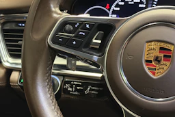 met. Harmaa Porsche Panamera 2018 kuva 13.