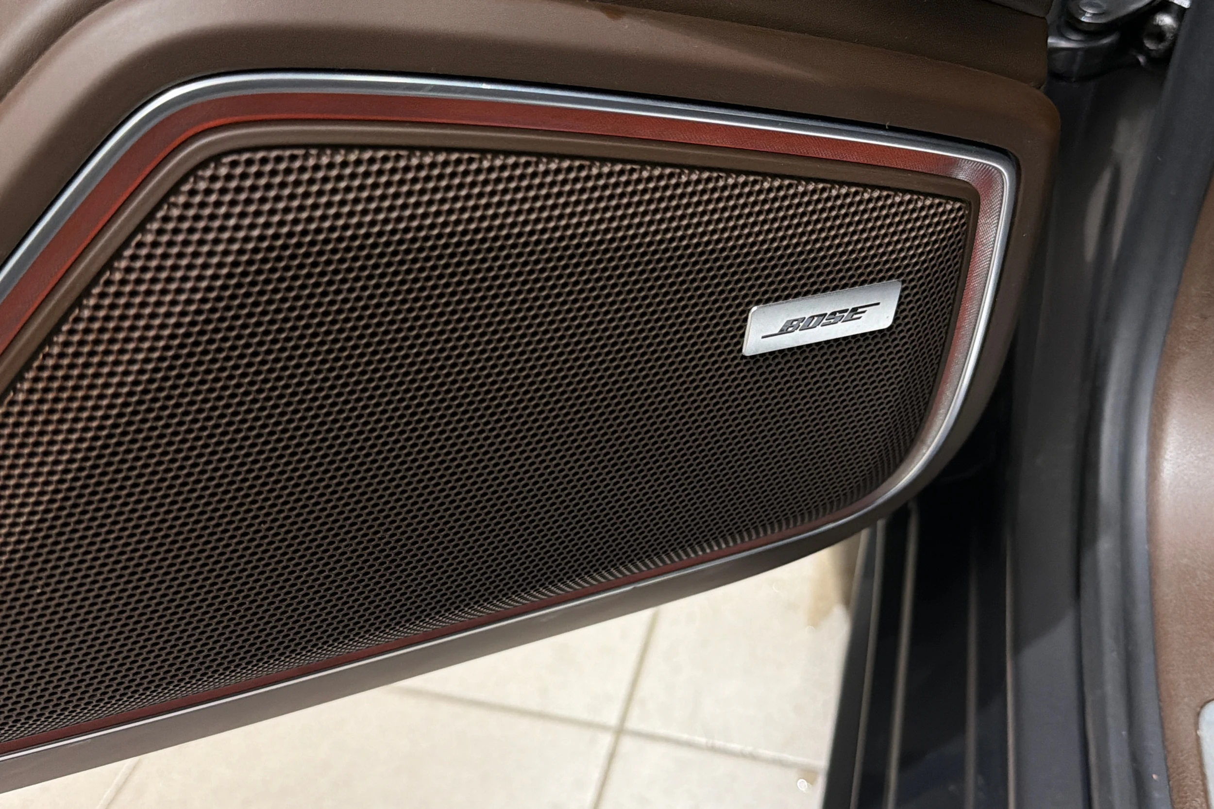 met. Harmaa Porsche Panamera 2018 kuva 16.