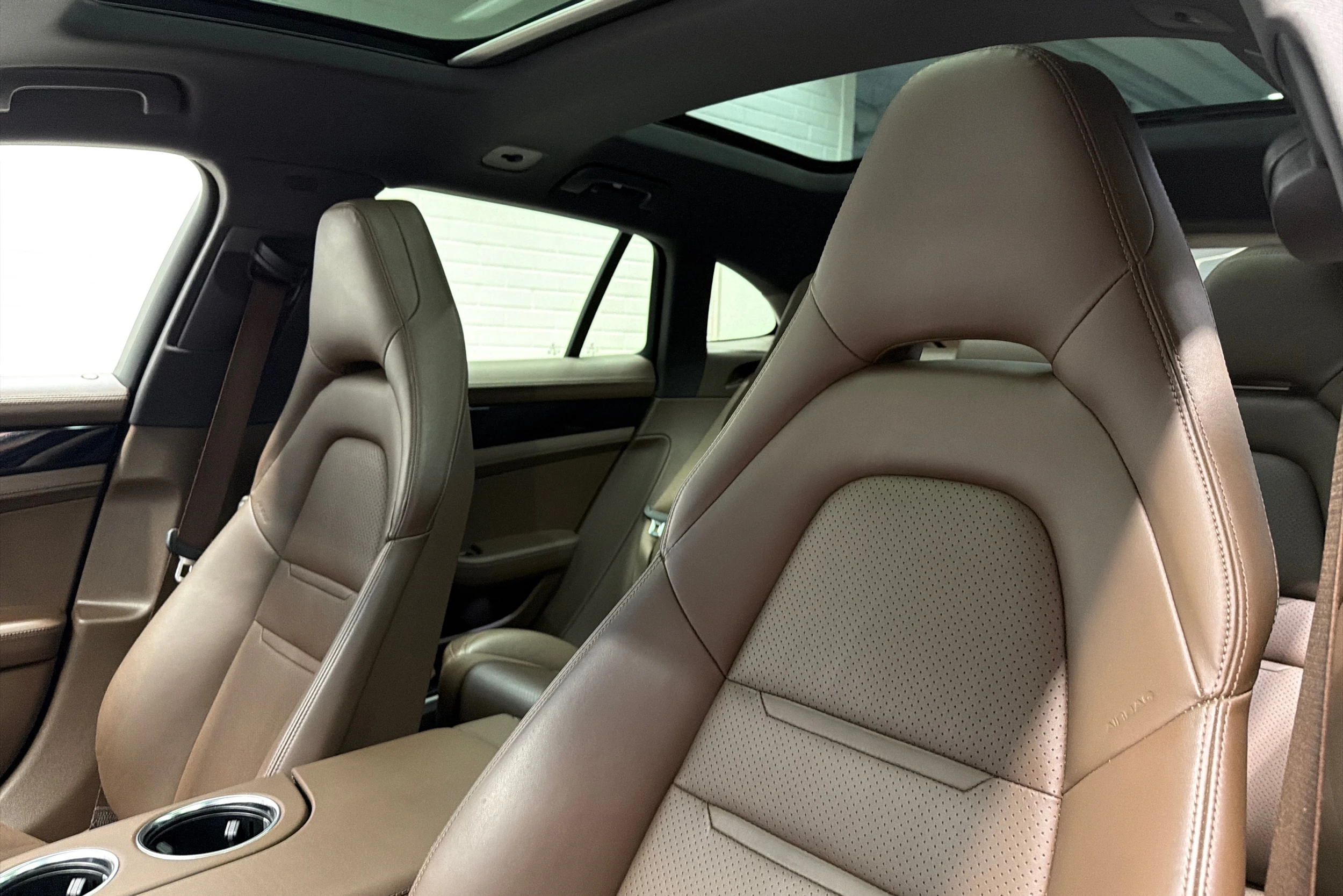 met. Harmaa Porsche Panamera 2018 kuva 18.