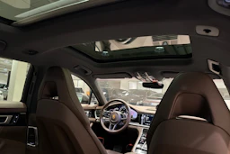 met. Harmaa Porsche Panamera 2018 kuva 20.