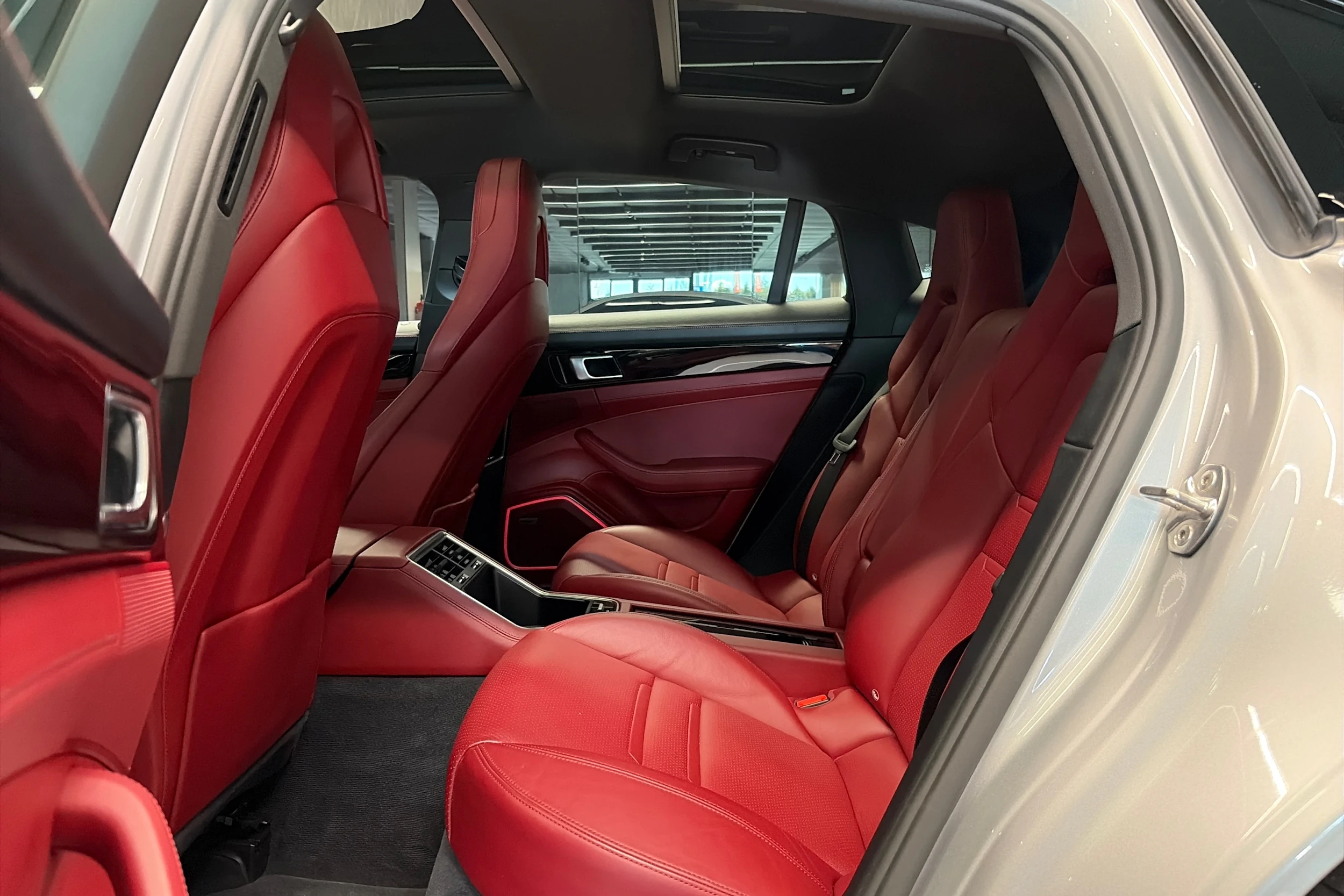 hopea Porsche Panamera 2018 kuva 22.