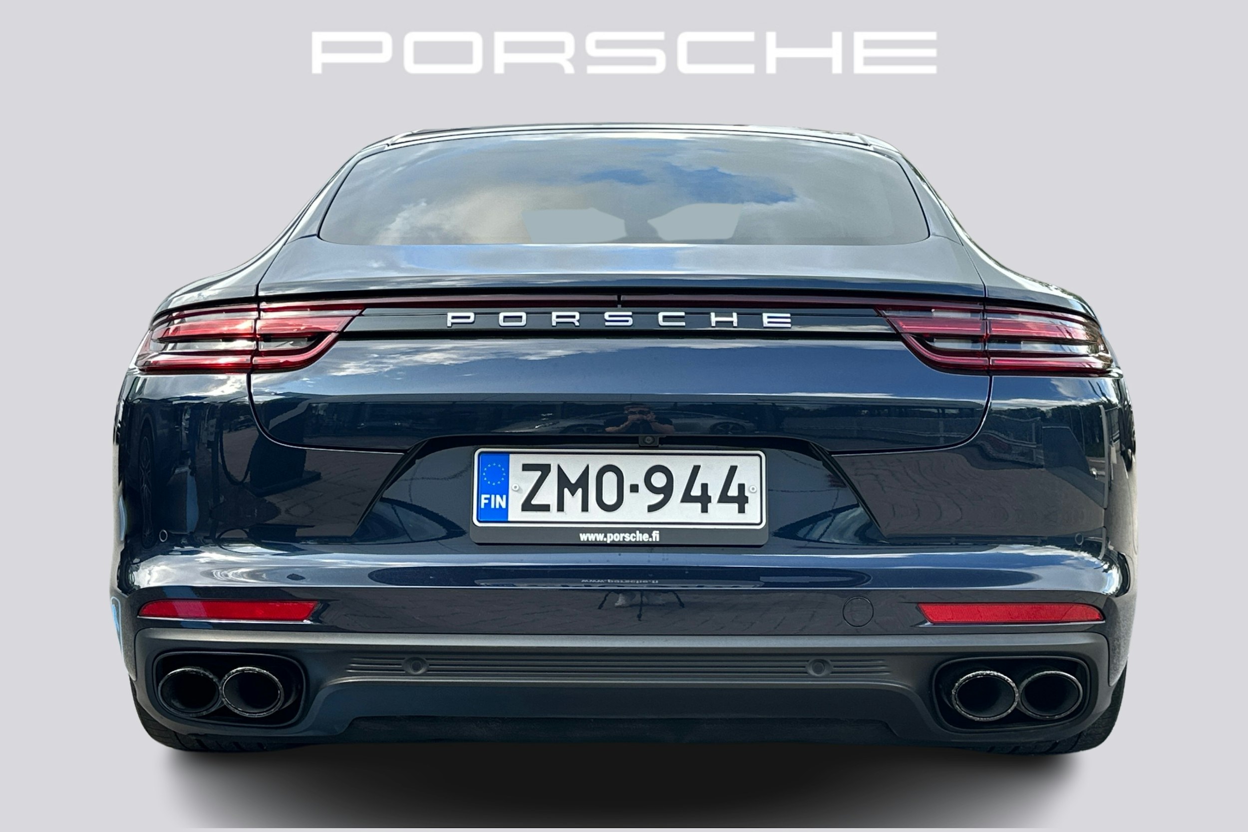 Sininen Porsche Panamera 2018 kuva 3.
