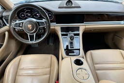Sininen Porsche Panamera 2018 kuva 7.