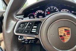 Sininen Porsche Panamera 2018 kuva 10.