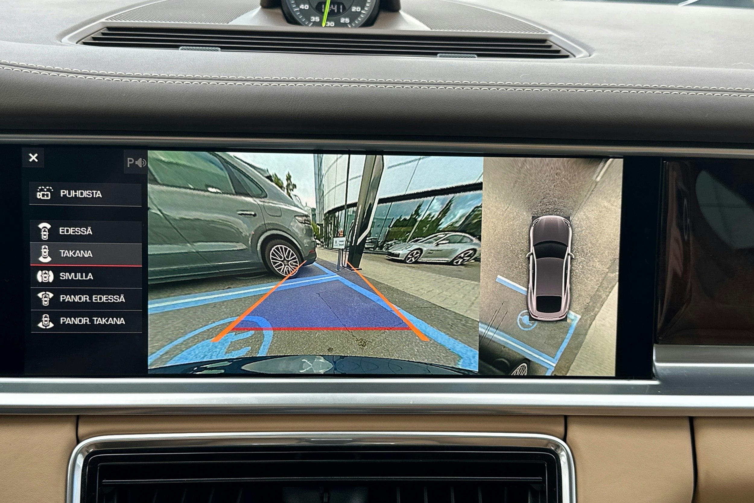 Sininen Porsche Panamera 2018 kuva 17.