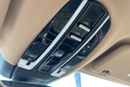 Sininen Porsche Panamera 2018 kuva 19.