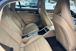 Sininen Porsche Panamera 2018 kuva 22.