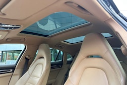 Sininen Porsche Panamera 2018 kuva 25.