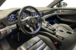 musta Porsche Panamera 2019 kuva 6.
