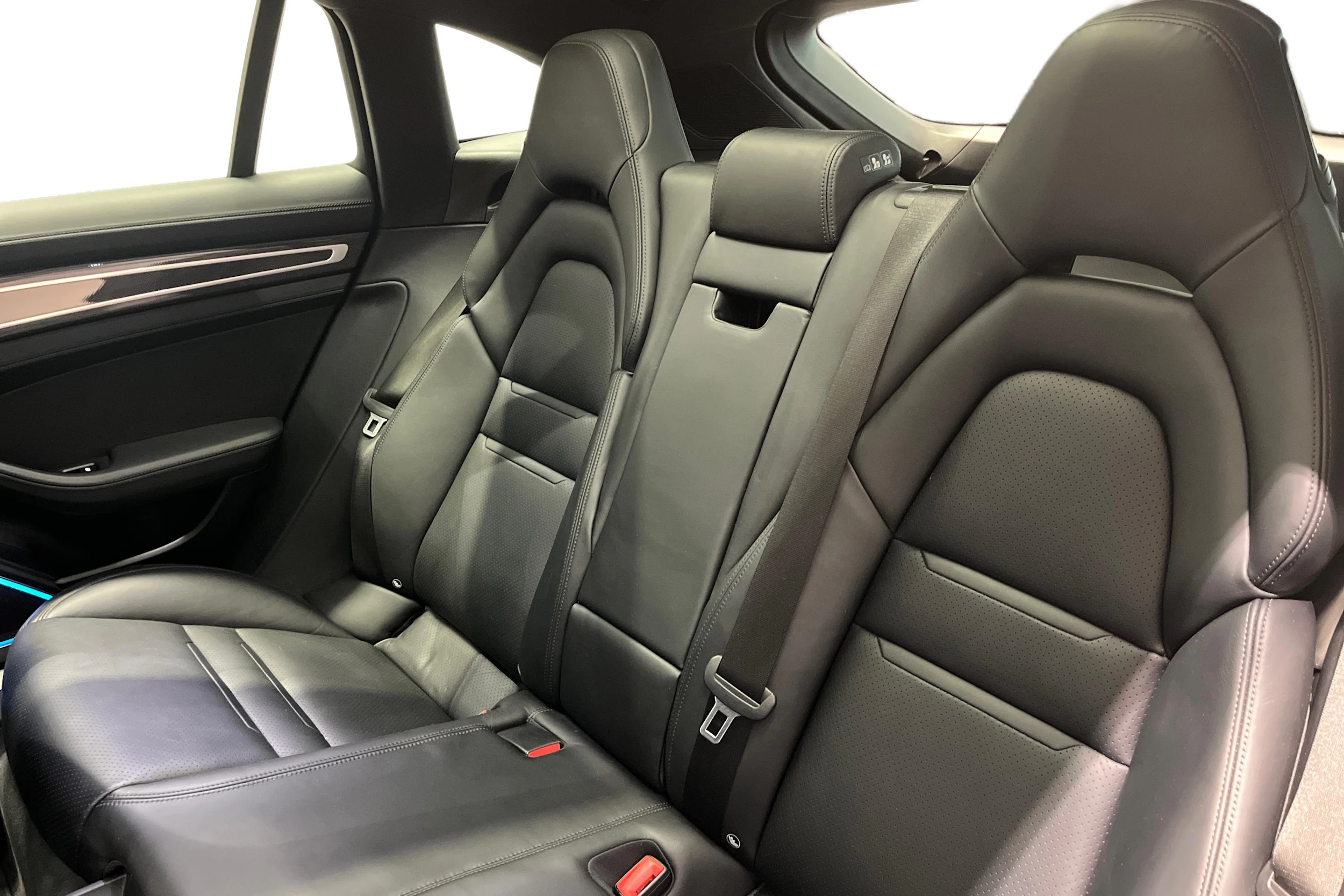musta Porsche Panamera 2019 kuva 8.