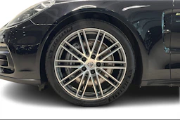musta Porsche Panamera 2019 kuva 9.