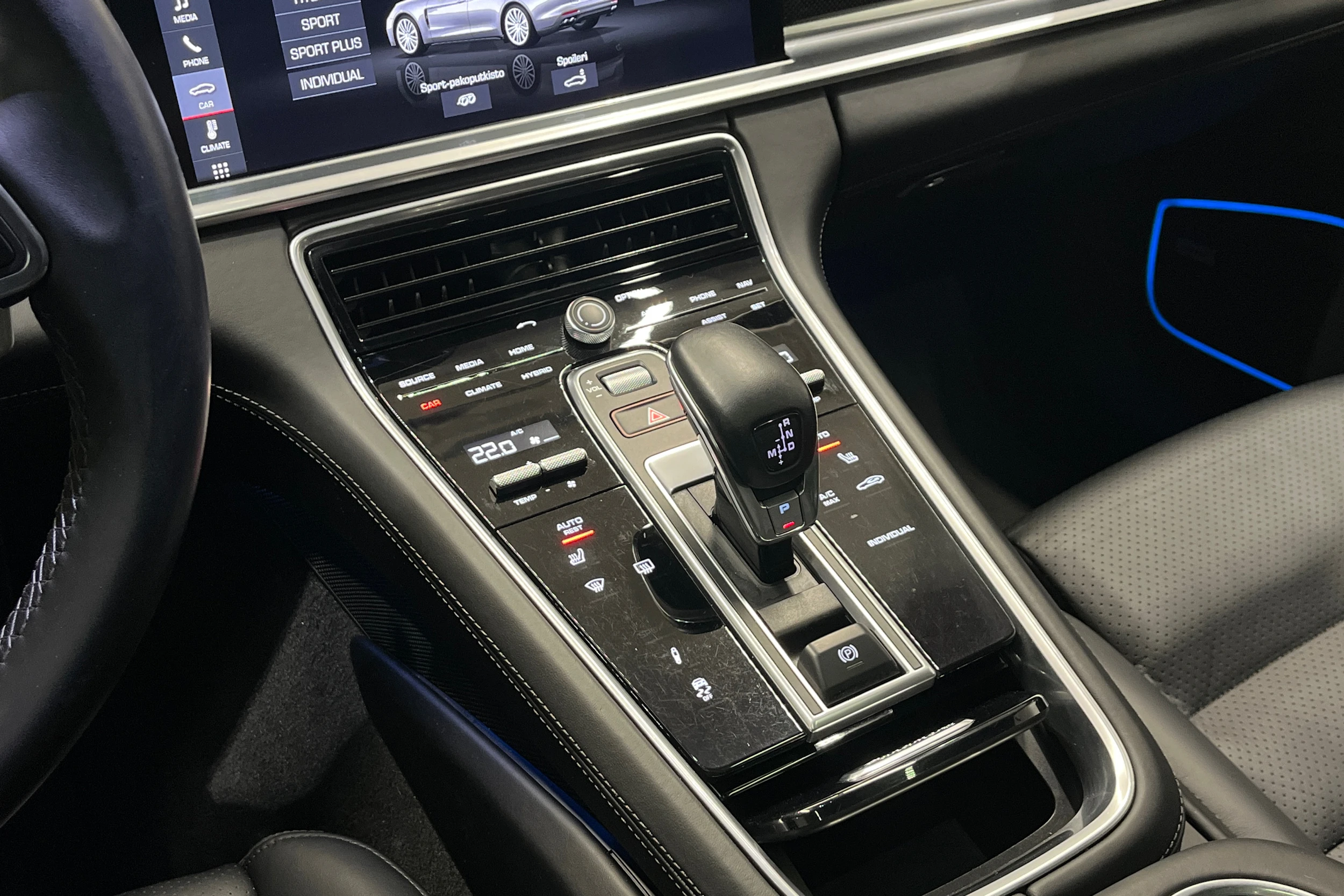 musta Porsche Panamera 2019 kuva 11.