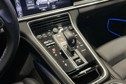musta Porsche Panamera 2019 kuva 11.