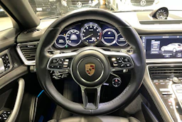 musta Porsche Panamera 2019 kuva 12.